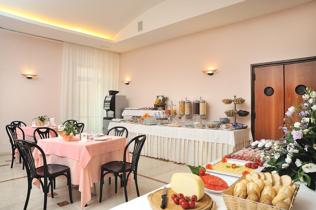 Hotel Bel Sit Senigallia Exteriör bild