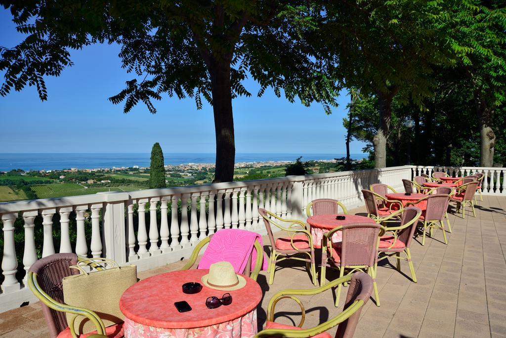 Hotel Bel Sit Senigallia Exteriör bild
