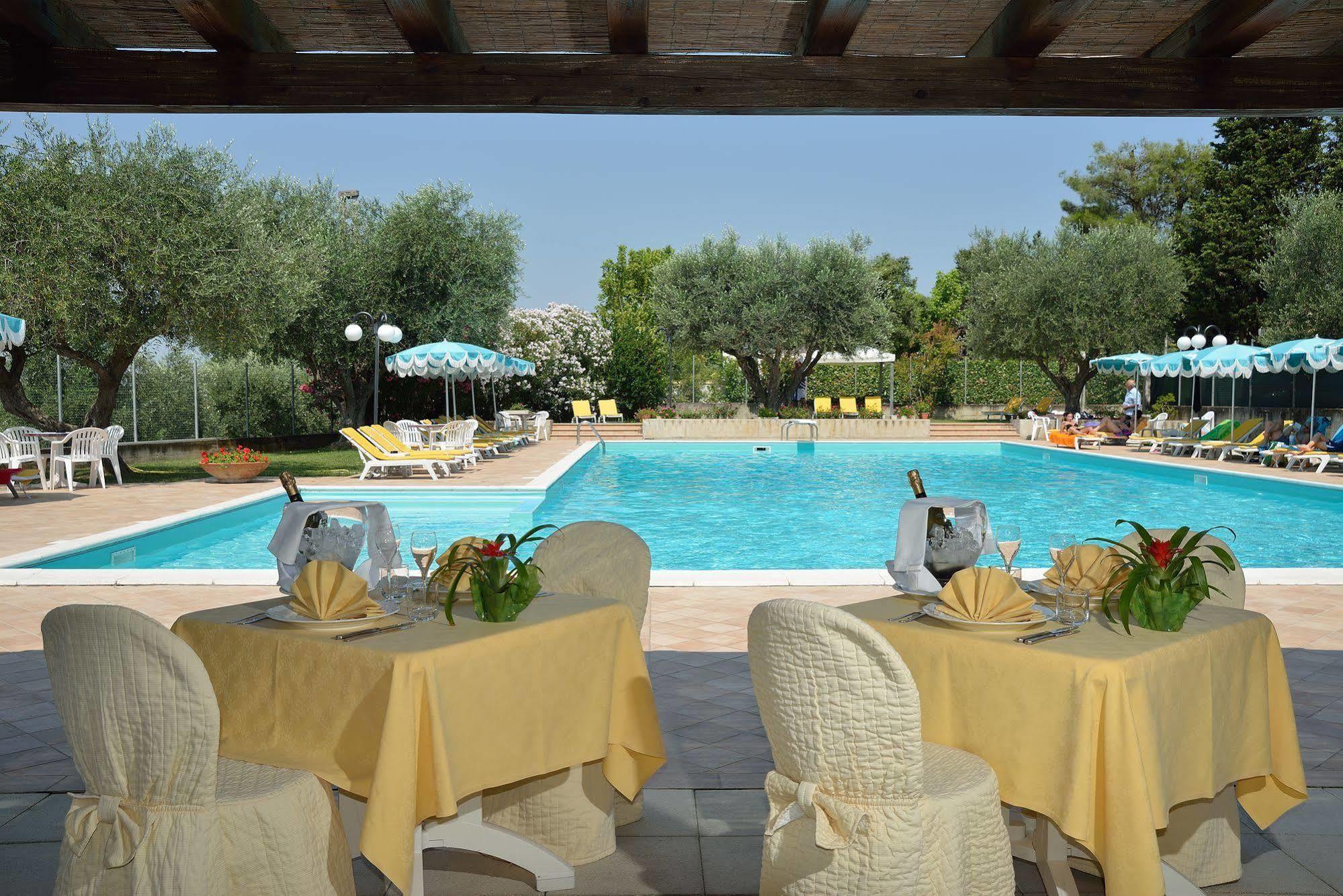 Hotel Bel Sit Senigallia Exteriör bild
